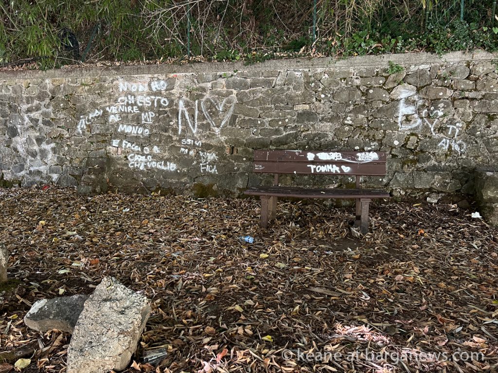 Vandals spray paint in Barga Vecchia