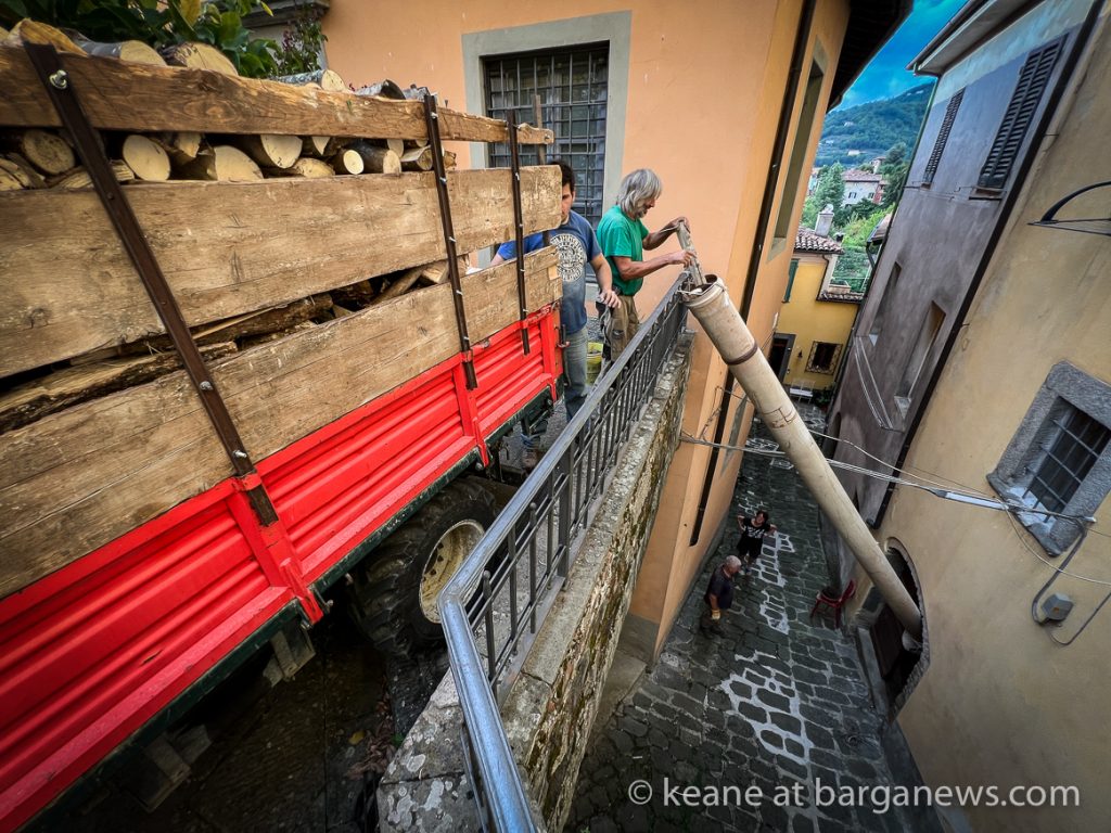 Ingenious wood delivery system in Barga