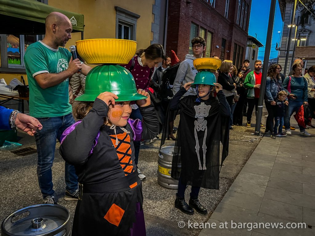 Childrens Halloween night in Barga Giardino
