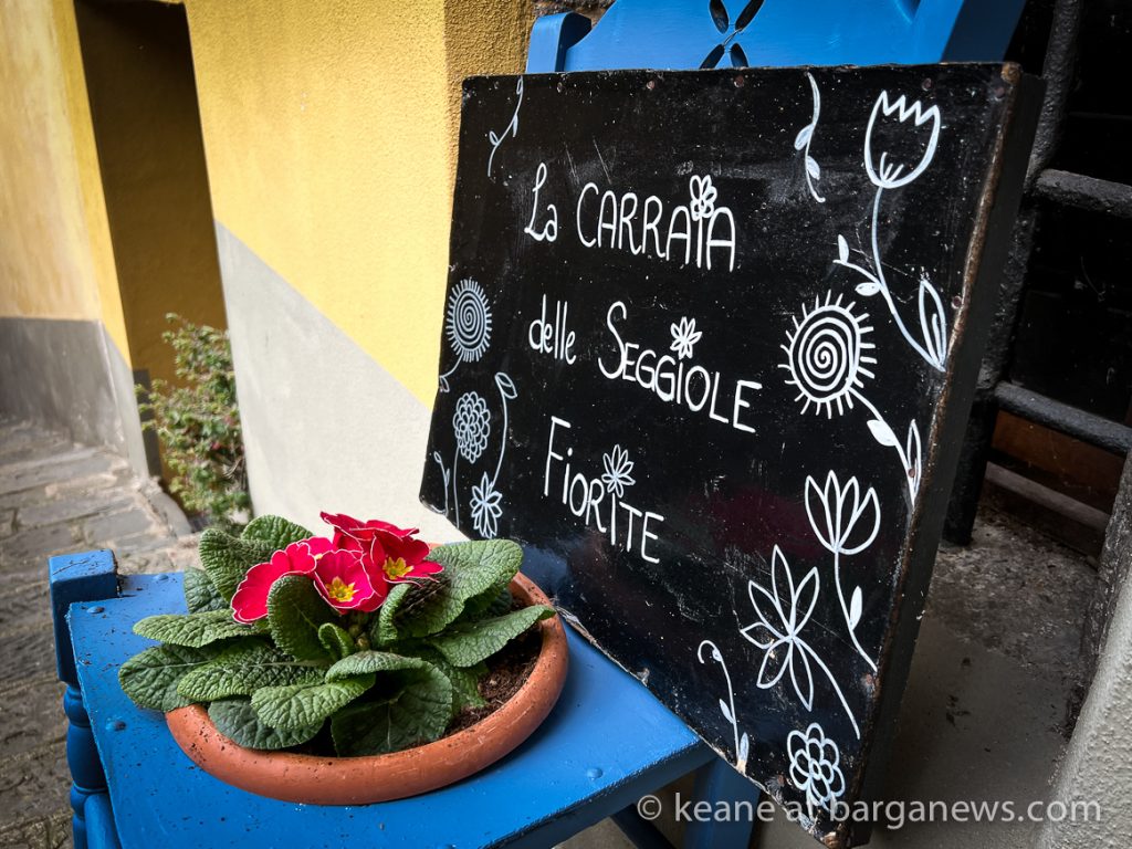 Barga Vecchia renovates with chairs, flowers and benches