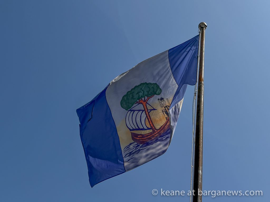 Raising the flag in Barga