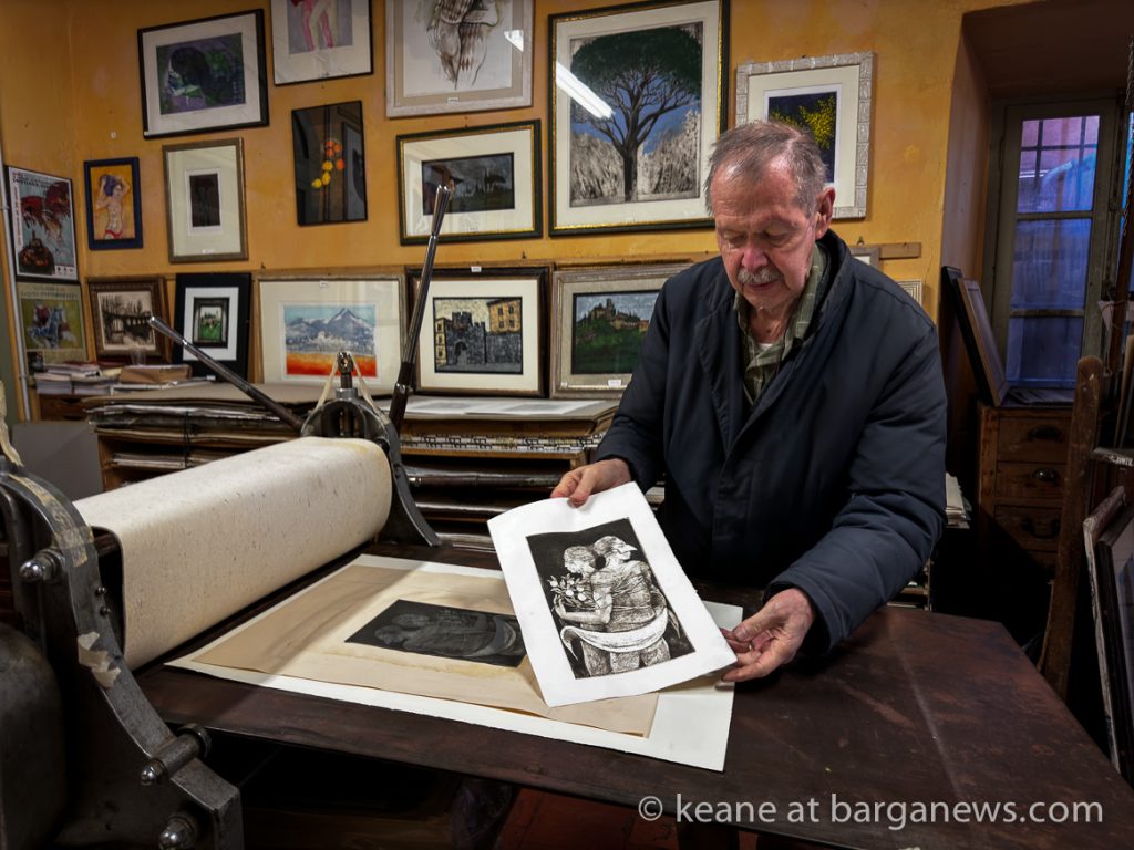 Swietlan Kraczyna printing from a 35 year old plate in Barga