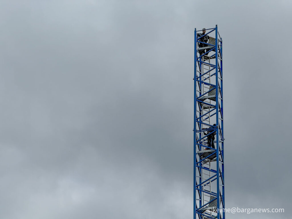 Palazzo Giannetti: the crane comes down