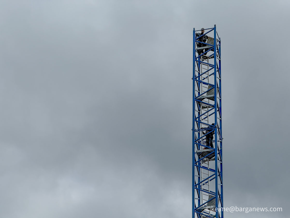 Palazzo Giannetti: the crane comes down
